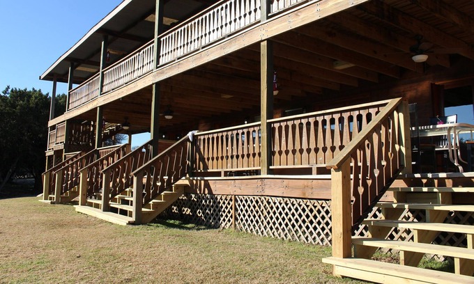 Canyon Lake Resort | Lodge Suite Upstairs W/ Balcony - 202