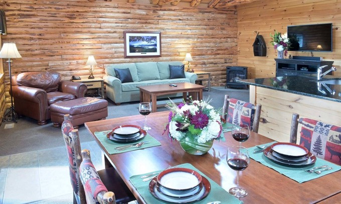 Lake George Cabin | Lodges at Cresthaven