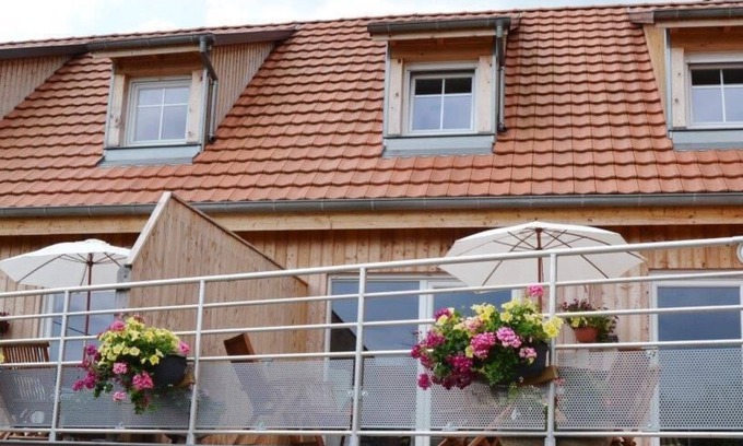 Nothalten Cottage | Lodging any comfort Nothalten nine with large terrace overlooking countryside