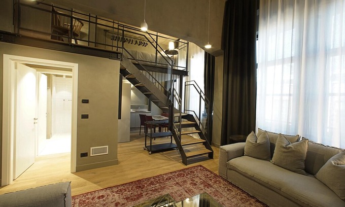 Barriera di Milano Apartment | LOFT 8-Loft-Deluxe-Ensuite-Street View