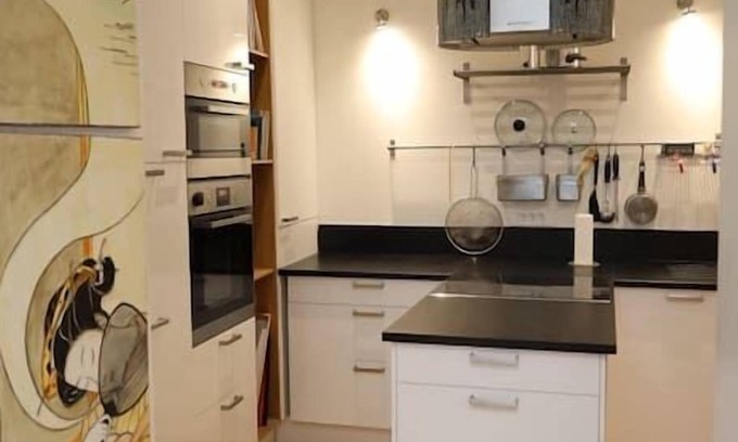 Clignancourt Apartment | Loft, artist's studio Montmartre, Loft, atelier artiste Montmartre (160m²/1720sqft)