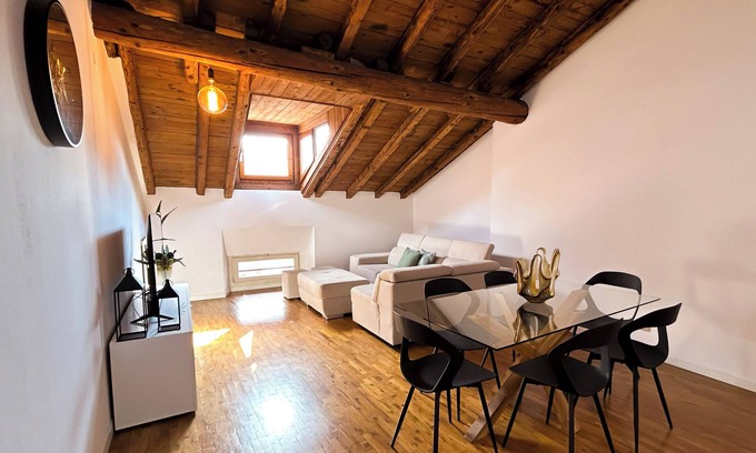 Bergamo Apartment | [Loft attic] on the Bergamo skyline