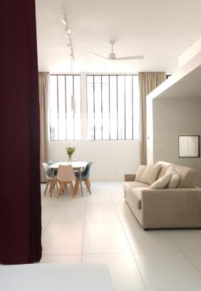 14th Arrondissement Apartment | Loft Moderne et Lumineux