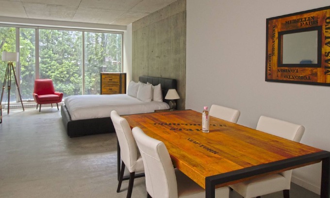 International District Apartment | LOFT Studio Modern and Urban Downtown MTL