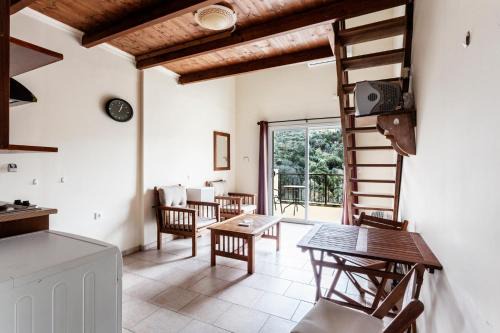 Armenistis Apartment | Loft Studio Raxes Kastanies Ikaria # 6