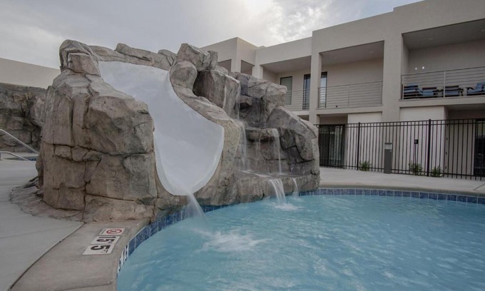 St. George Hotel | Lofts 13 4-bedroom Modern Loft Steps From The Pool 2