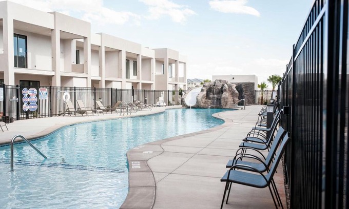 St. George Hotel | Lofts 13 4-bedroom Modern Loft Steps from the Pool