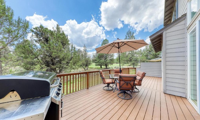Redmond House | Lofty Pheasant Retreat