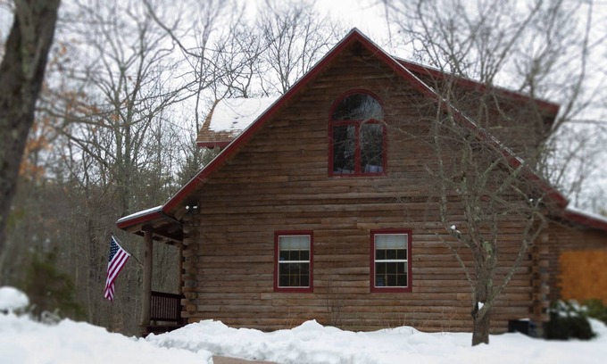 South Berwick Cabin | Log Cabin close to the Beach
