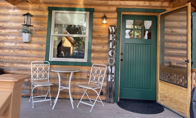 Chiloquin Cabin | Log cabin near Crater Lake and the Williamson river