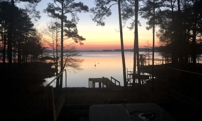 Milam House | Log Cabin on Lake Front Property! New Spa! New Grill! We have internet!