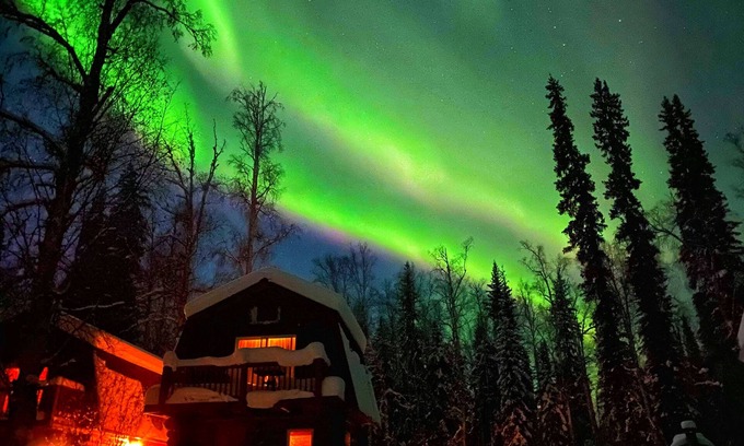 Fairbanks Cabin | LOG CABIN on the beautiful Chena River! Sleeps 4* AURORA viewing