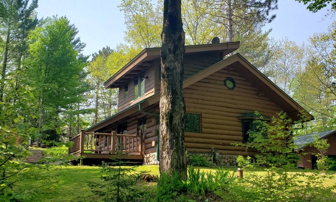 Deerbrook Cabin | Log cabin retreat in the Summit Lake area