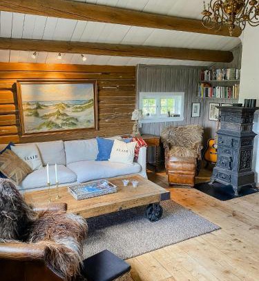 Austbygde House | Log Cabin With View Of Gaustatoppen