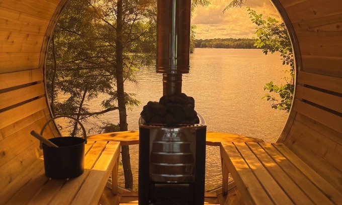 Seguin Cottage | Log Home, Sauna, Sand Beach, Boats, All Day Sun