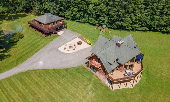Thayerville House | Log Retreat: Lake Access, Dogs Welcome, Dock Slip, 2 Hot Tubs!