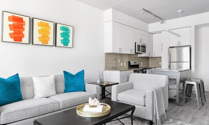 Logan Square Apartment | Logan Square 217