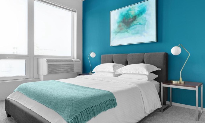 Logan Square Apartment | Logan Square 222