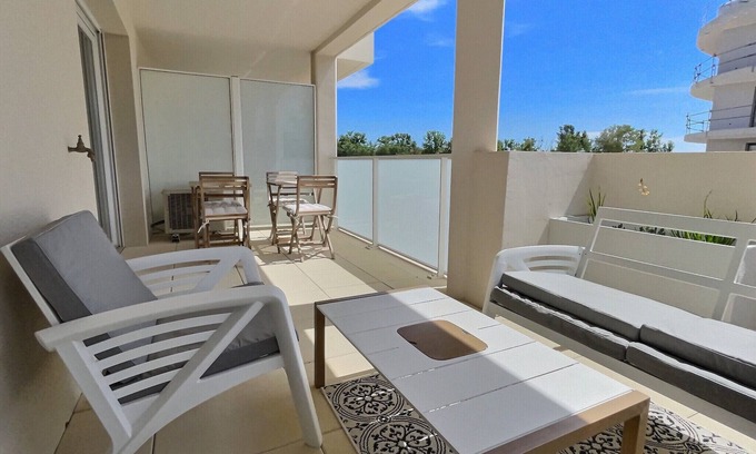 Serignan Apartment | LOGGIA VERDE -Spacious and bright apartment in a residence 450m from the sea. (ref 351177)