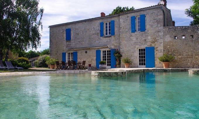 Dompierre-sur-Mer Bed & Breakfast | Logis Saint Leonard
