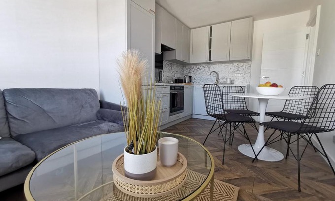 Restalrig Apartment | Lolo Properties