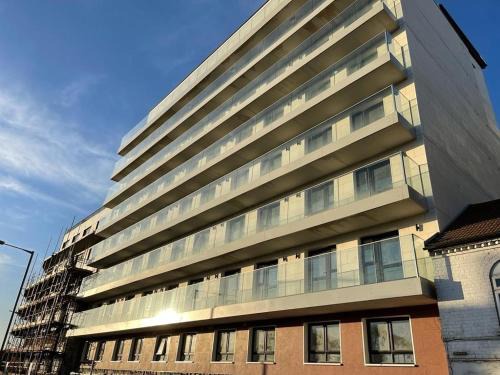Luton Apartment | London Luton Airport Luxury Midland Apartments - GATED PARKING - Balcony - Sleeps 4