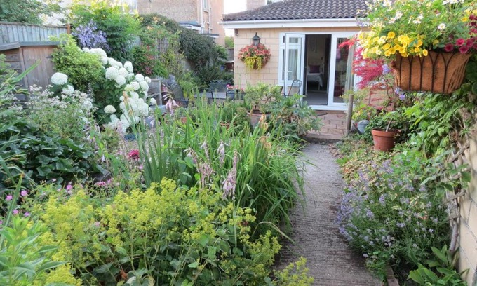 Chippenham Apartment | London Road Garden Annex