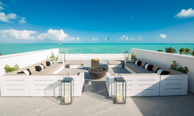Long Bay Apartment | Long Bay Stay w/Pools, Kitesurfing & Free Breakfast now 'til end June