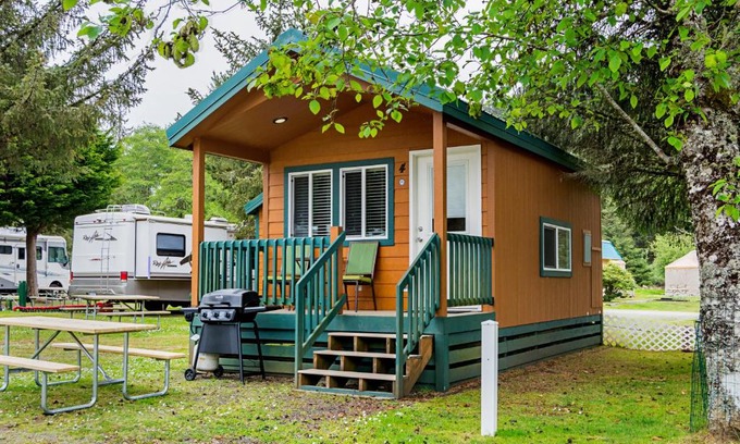 Seaview Resort | Long Beach Camping Resort Studio Cabin 5