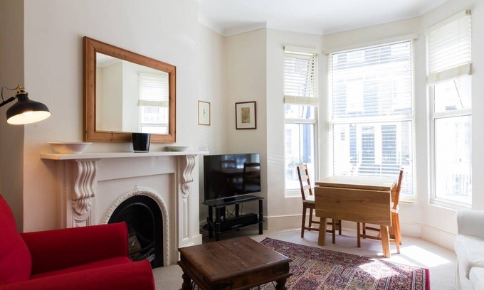 Fulham Broadway Apartment | Long Stay Discounts - Lovely 1Bed Apt, in Fulham