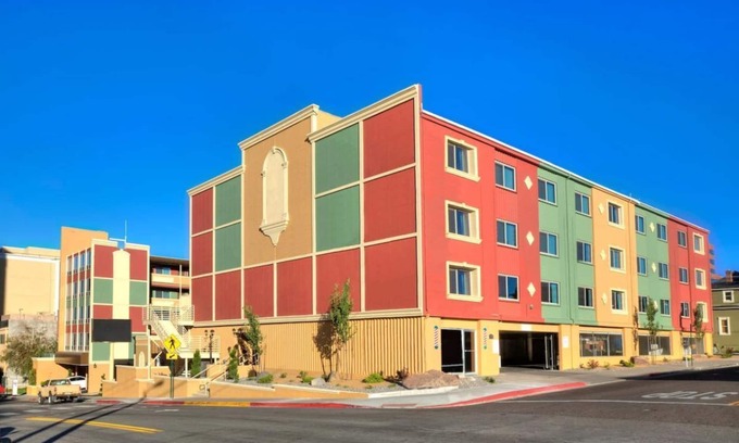 Downtown Reno House | Look No Further! 2 Great Units, Indoor Pool, Minutes to Nevada Museum Art!