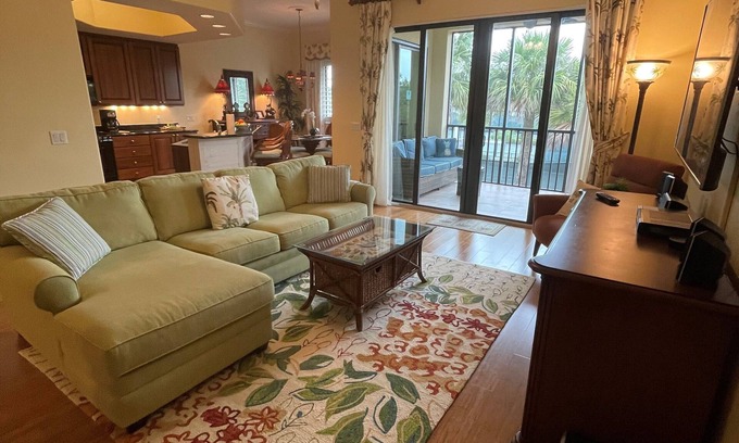 Naples Condo | Look no Further We have all 5 Stars reviews for a reason at Naples Bay Resort