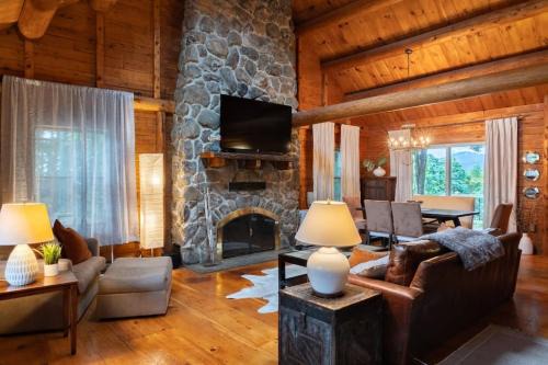 Gilford House | Look to the Mountains: Gunstock Acres Log Cabin