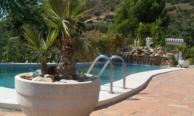 Iznajar House | Looking for that special place to chill out and take in the surrounding views.