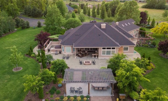 Walla Walla House | Looking Glass Estate · Looking Glass Estate - Luxury in the Wine Country