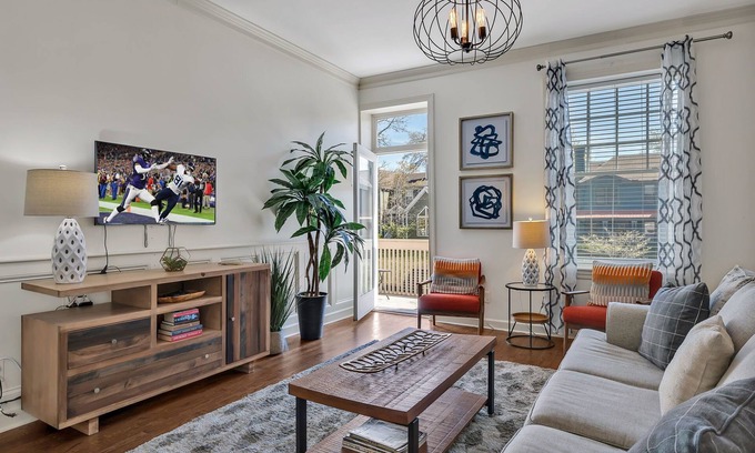 Historic Edgefield House | Lookout Nash - Rooftop w/Skyline Views