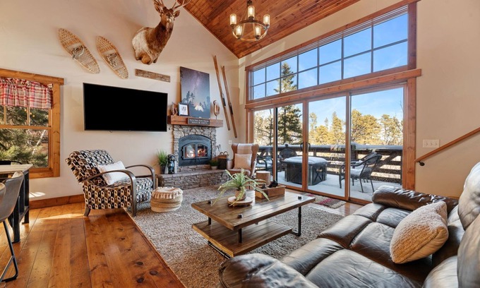 Deadwood Cabin | Lookout Tower - Access to Pool!