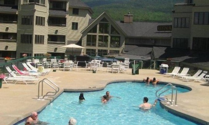 Lincoln House | Loon Mountain Luxury 4 Level Townhouse Over 1,700 Sq. Ft.