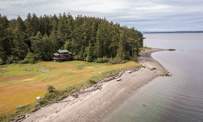 Lopez Island House | Lopez Island, Crow's Nest #302