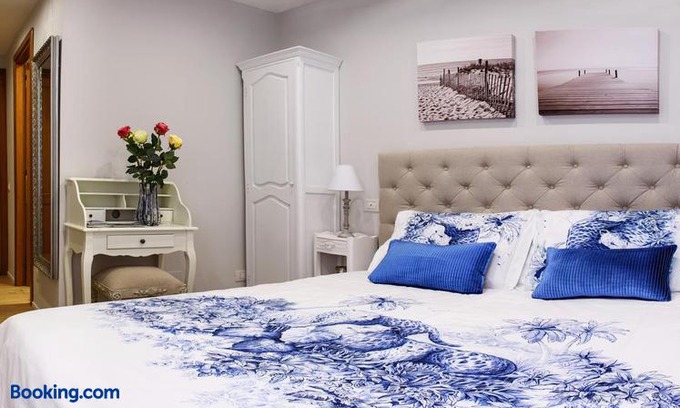 Como City Centre House | Lora Center Room