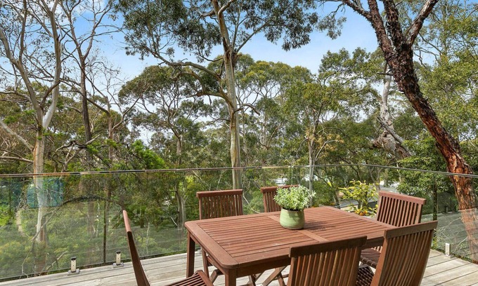 Lorne House | Lorne Hiatus - Perfect Location, WIFI