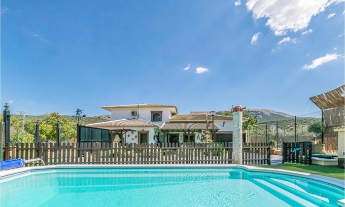 Villanueva del Trabuco House | Los Frailecillos
