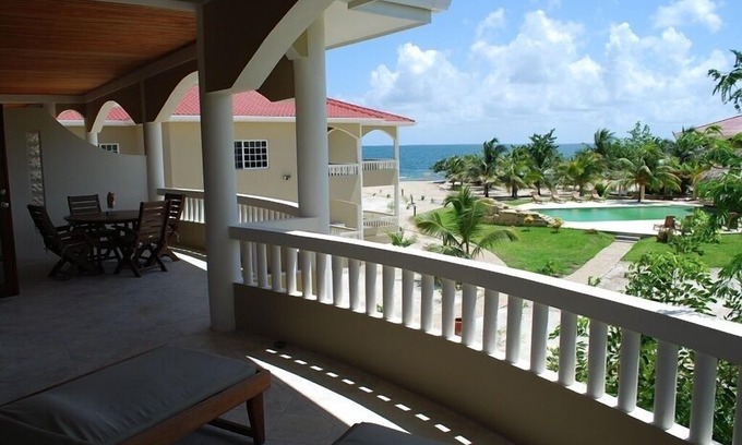 Placencia Condo | Los Porticos Villas (Villa 6C) - Luxurious Beach View Condo