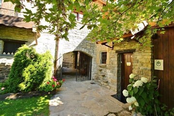 Lardies Cottage | Los Tres Albares(Nogal) in Fiscal