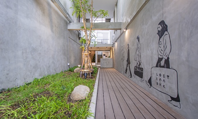 Bang Khun Phrom Hotel | Lost Inn BKK