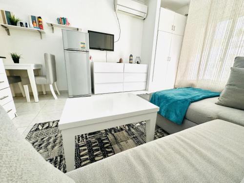 Al Mamsha El Seyahi Apartment | Lotus Elegant Pool View