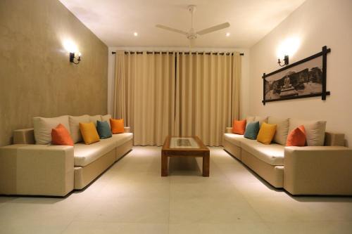 Kandy Hotel | Lotus Lake Residence