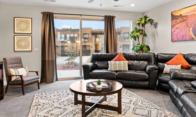 St. George House | Lounging at the Ledges! Surrey Bike and Ping Pong Table!