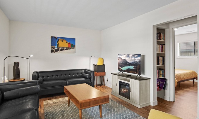 Flagstaff House | Lovable Loft w/AC, Large Balcony, King Beds, W/D, Garage, 3 Smart TVs, Fast WiFi