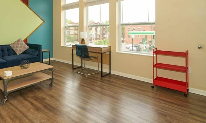 Fall Creek Place Apartment | Lovely 1-Bedroom apartment w/ free parking garage